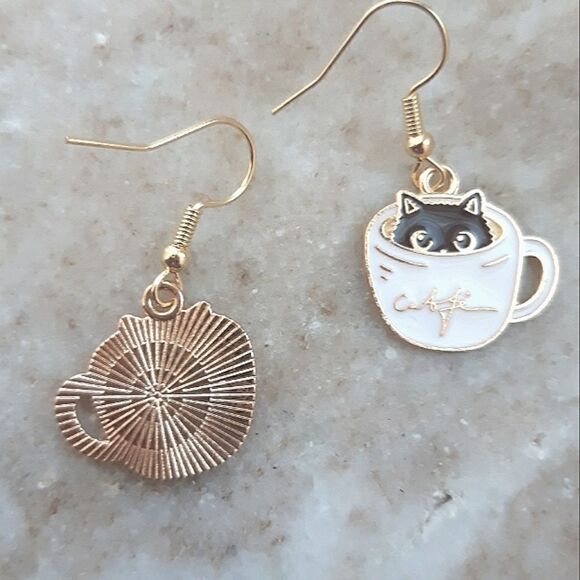 Cat Earrings  - Picture 4 of 7